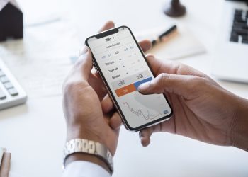 investing in stocks canada