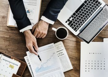 stocks paying monthly dividends