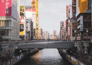 best canadian stocks to buy and hold