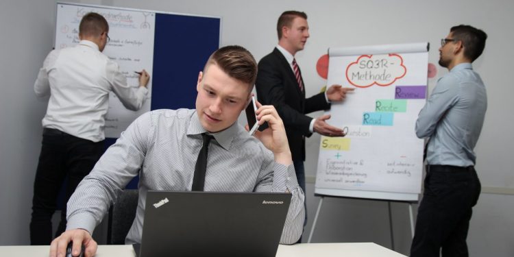 best way to invest money