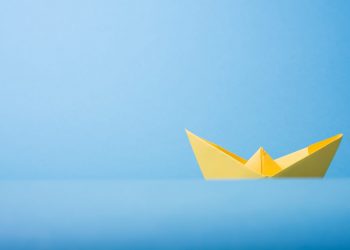 do insurance brokers charge a fee