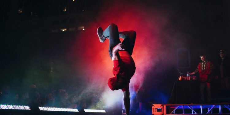 how do closed end funds work