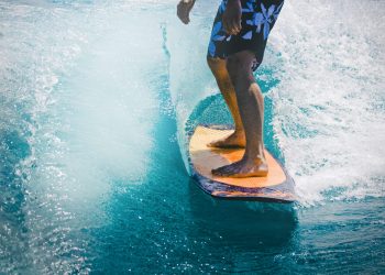 how insurance brokers work