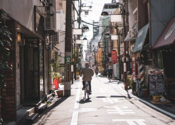 how to buy stocks in oil in canada