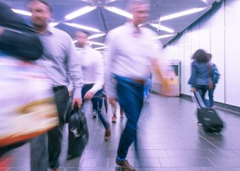 how to earn money with dividends