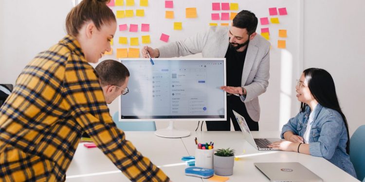 how to invest in money