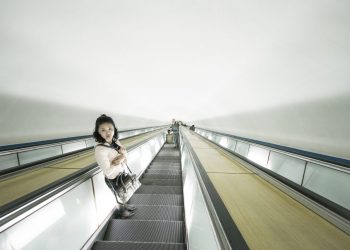 stock relative strength screener