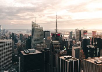 what are dividends and stock splits