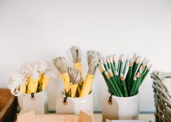 who signs dividend vouchers